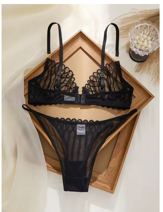 French Style Sexy Embroidered Transparent Underwear Set V-Neck Design Anti-Sagging Breathable Bra And Panties Ensemble